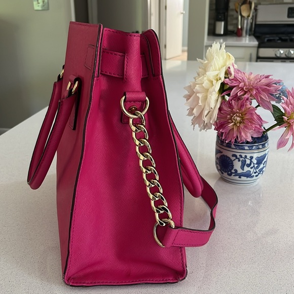 Authentic MK Bright Pink Purse - Picture 4 of 7
